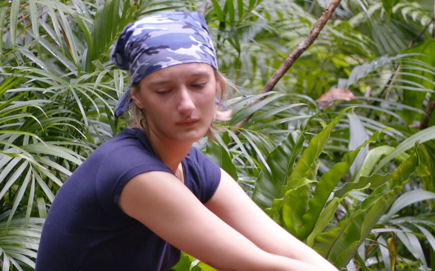 Anya Elsner traurig im Dschungelcamp