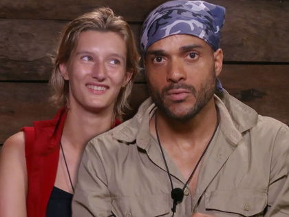 Dschungelcamp: Anyas Vater warnt Davids Freundin - "Hoffen, dass ihr Mann stark genug ist"