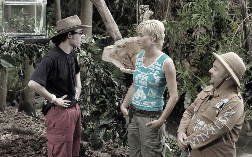 Daniel Küblböck spricht mit Sonja Zietlow und Dirk Bach im Dschungelcamp