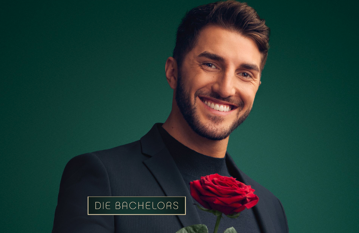 "Die Bachelors" 2024 mit Logo und Rose - Dennis Gries