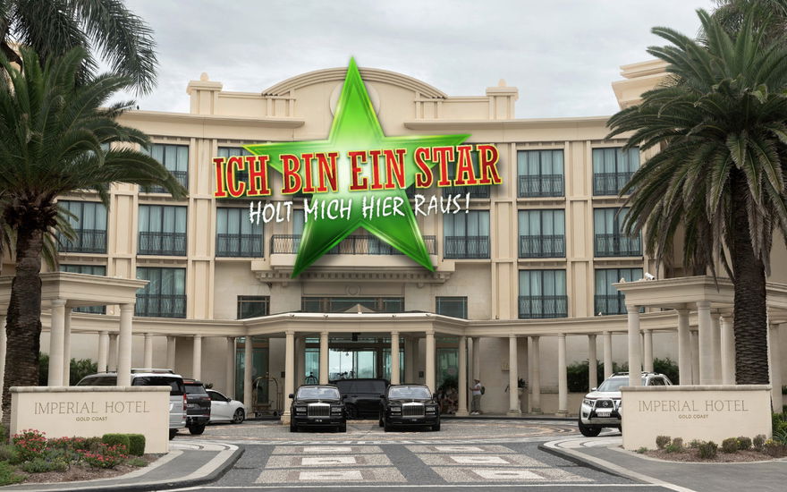Das "Imperial Hotel" in Australien mit Dschungelcamp-Logo