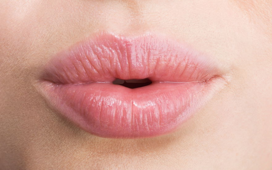 Frau volle Lippen