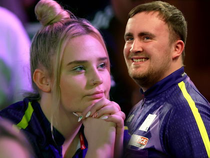 Luke Littler: Das ist die Freundin des Darts-Wunderkinds