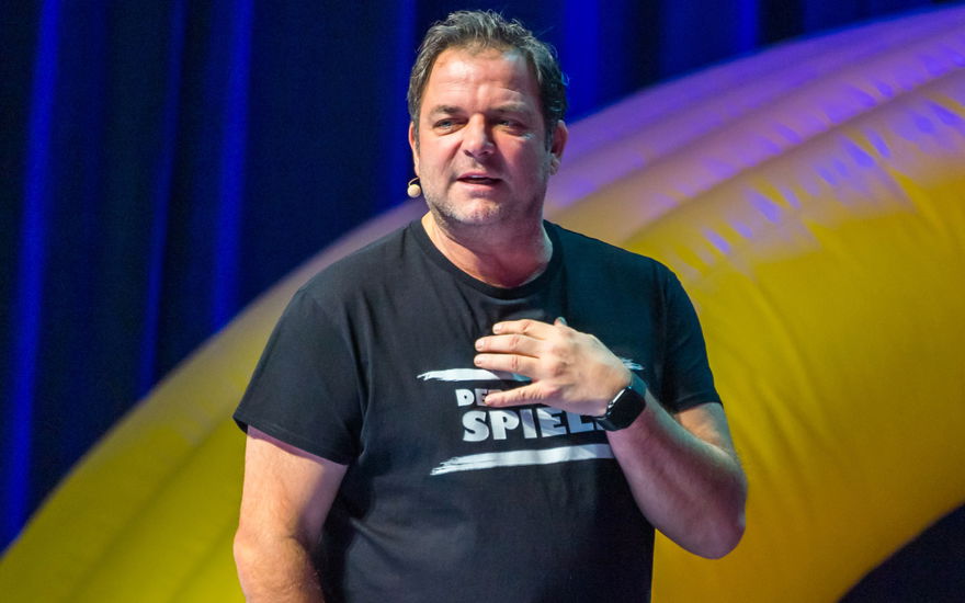 Martin Rütter bei seiner "Der will nur spielen!"-Show