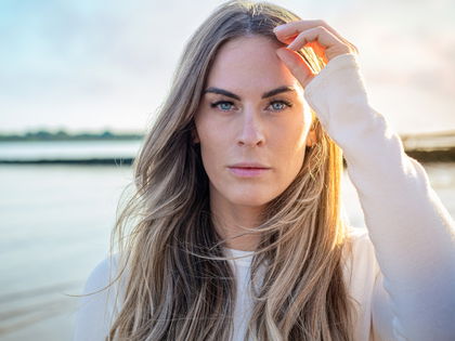 Laut Usern: Diese Retinol-Creme aus der Drogerie ist am effektivsten – selbst Ü80