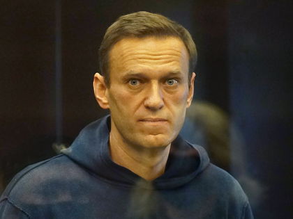 Alexej Nawalny (†47): Emotionale Szenen bei Beerdigung - Seine Eltern trauern am Sarg