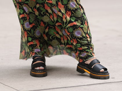 Schuh-Trend 2024: Diese Sandalen von Dr. Martens lieben alle Influencer