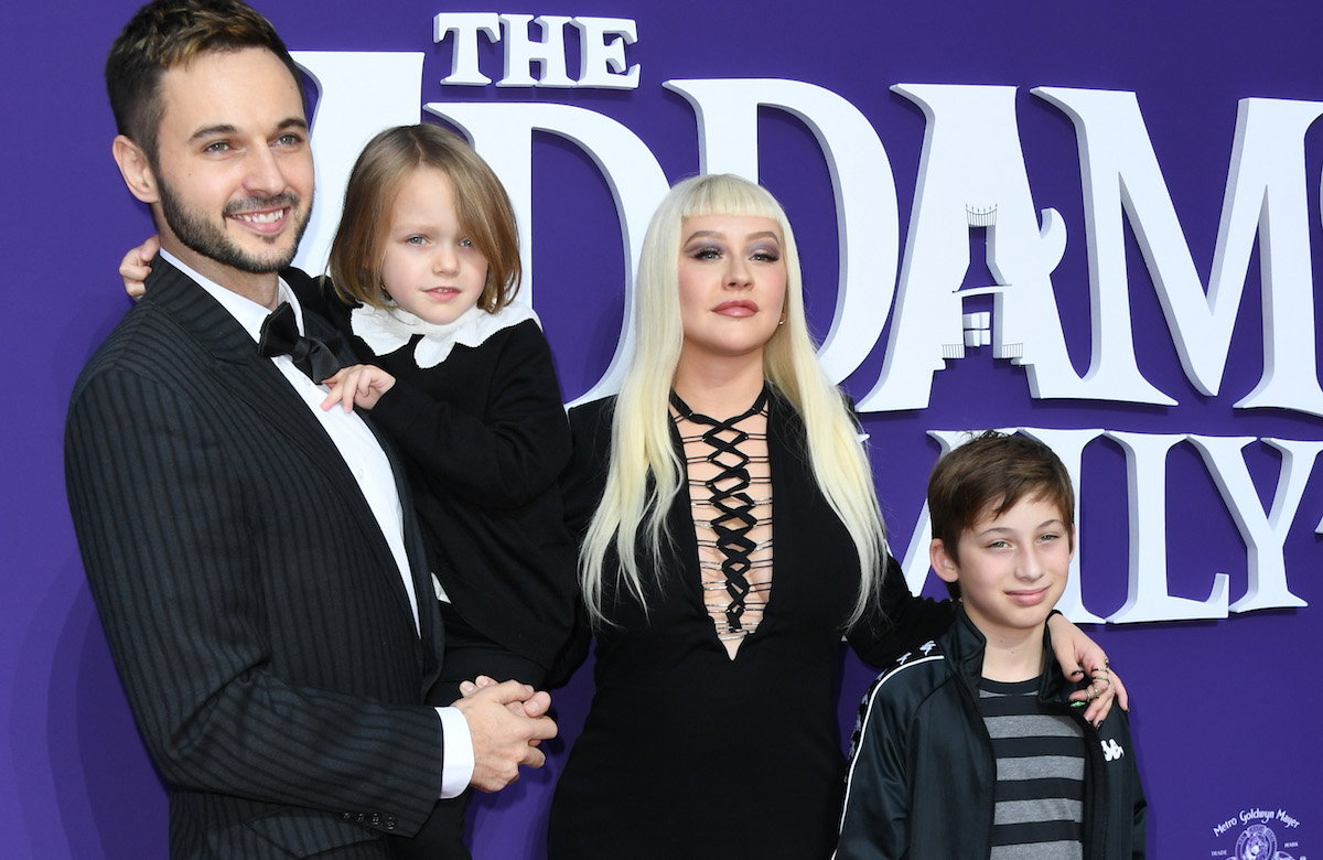 Christina Aguilera mit Matthew Rutler, Max Bratman und Summer Rain