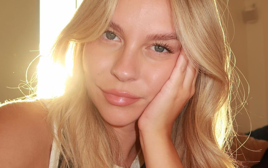 Dagi Bee Selfie