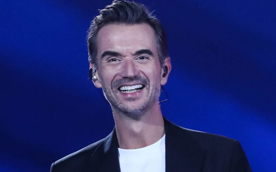 Florian Silbereisen lacht in die Kamera