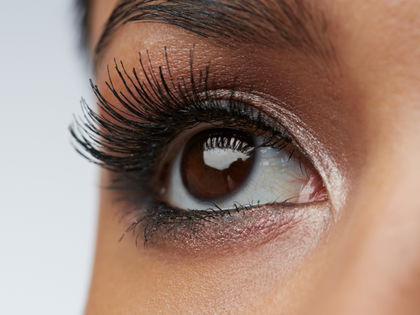 Mascara im OK! Test: Diese 4-Euro-Wimperntusche sorgt für endlose Volumen-Lashes