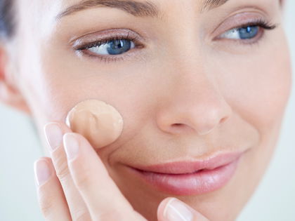 Make-up: Makellose Haut in 1 Minute! Diese Foundation macht es möglich