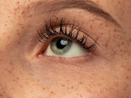 Mascara: Mit dieser Drogerie-Wimperntusche gelingt dir ein 4D-Fake-Lashes-Effekt