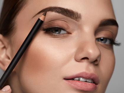 Augenbrauen: Dieser 10-Euro-Stift geht mit knapp 19.000 Bewertungen durch die Decke