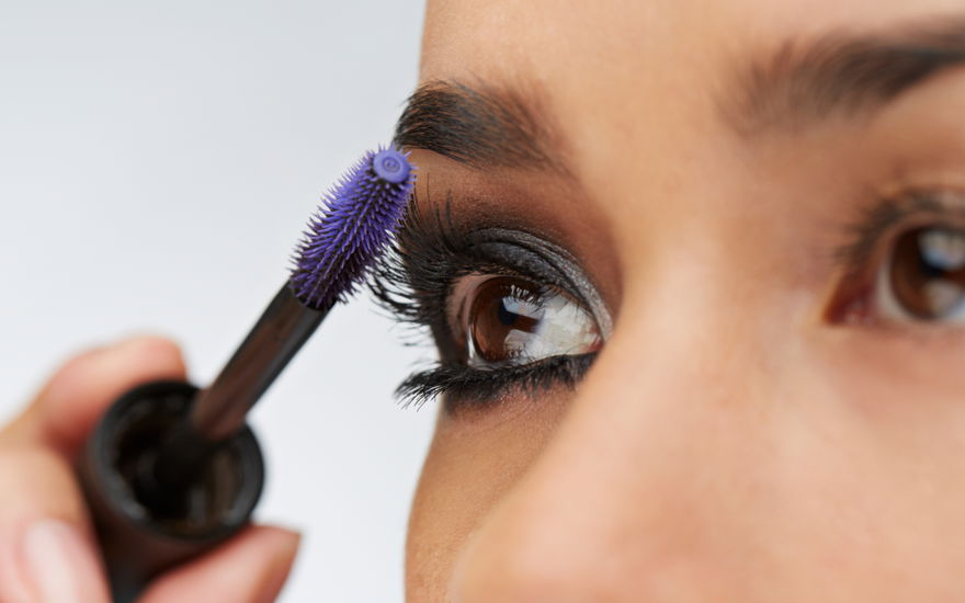 Frau wimpern