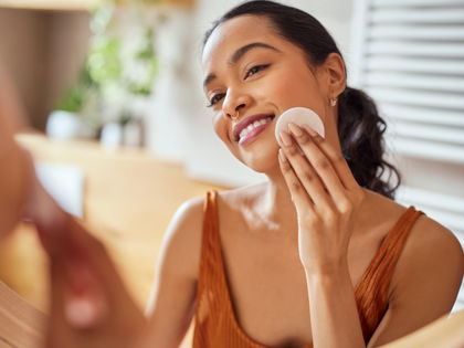 Laut Dermatologen: Mit diesen 5 Tricks wird Make-up ganz professionell entfernt