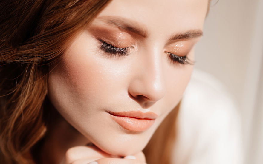 Frau tolle Wimpern