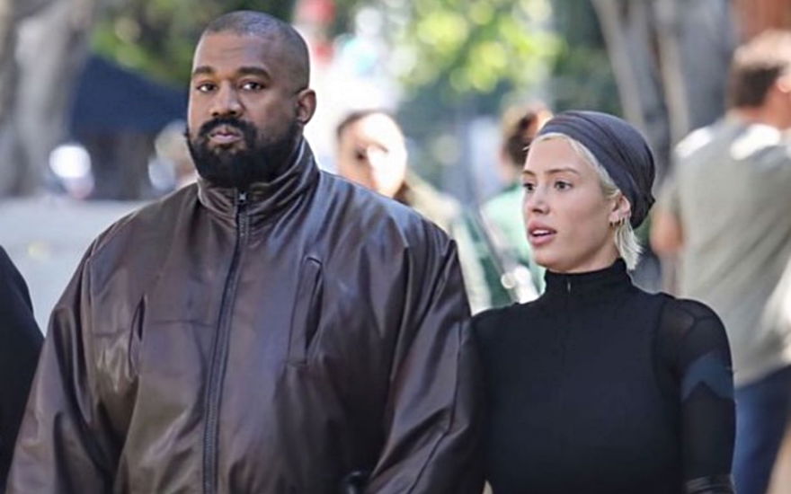 Kanye West und Bianca Censori laufen durch die Straßen