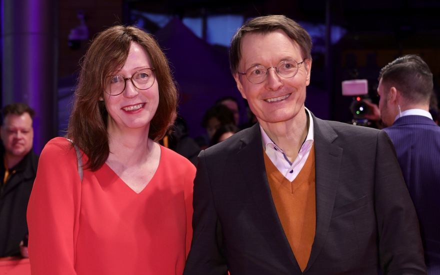 Karl Lauterbach mit Freundin Elisabeth Niejahr bei der Berlinale 2024