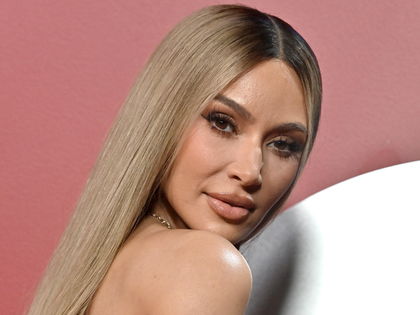 Augencreme gegen dunkle Schatten: Kim Kardashian schwört auf diesen weltweiten Bestseller