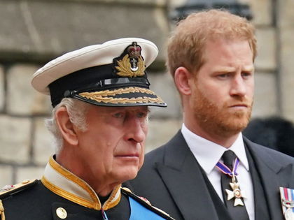 König Charles: "Harry macht sich Sorgen, dass er seinen Vater nie wieder sehen wird"