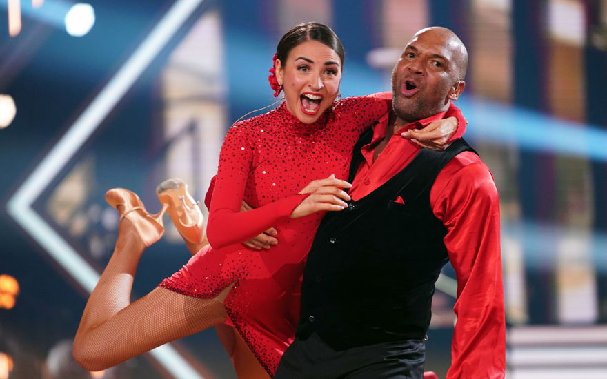 "Let's Dance"-Star Ekaterina Leonova wird von Detlef D! Soost durch die Luft gewirbelt