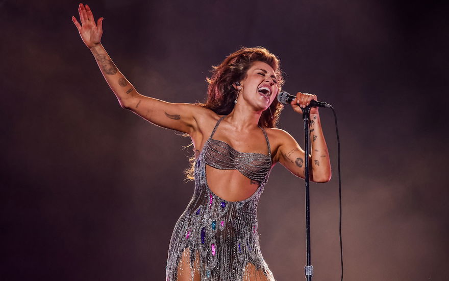 Miley Cyrus singt bei den Grammy Awards