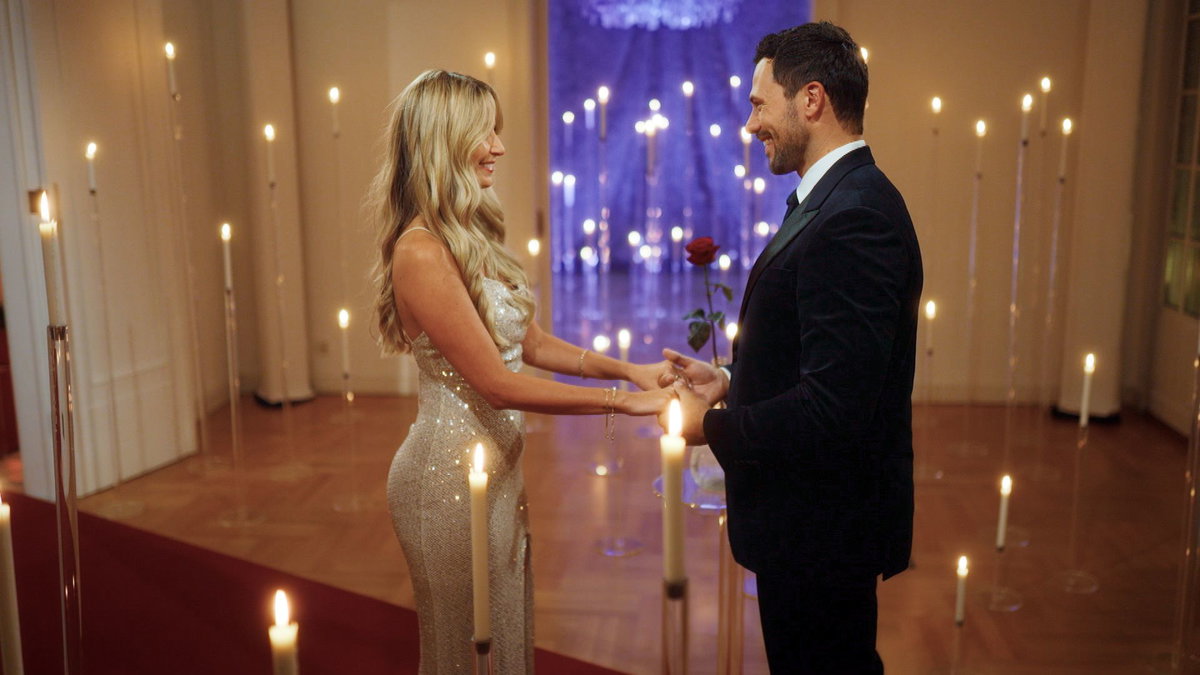 "Die Bachelors" 2024: Finale - Larissa Schulte bekommt die letzte Rose von Sebastian Klaus