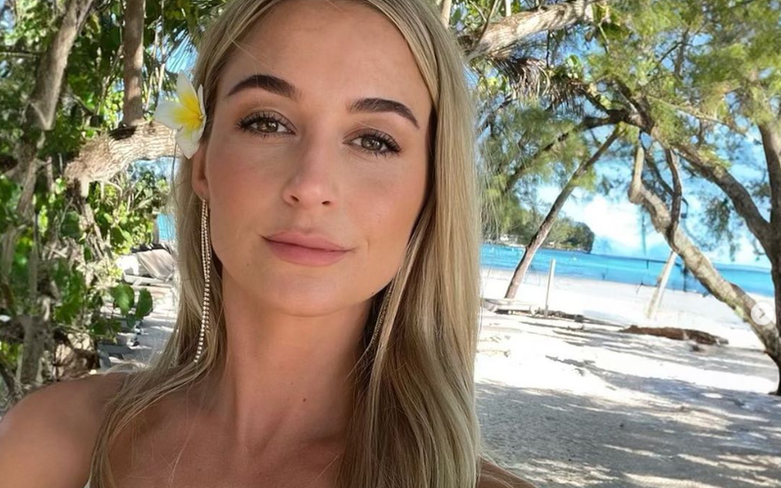Larissa Schulte am Traumstrand