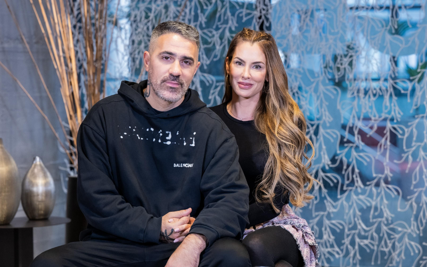 Bushido & Anna-Maria sitzen nebeneinander