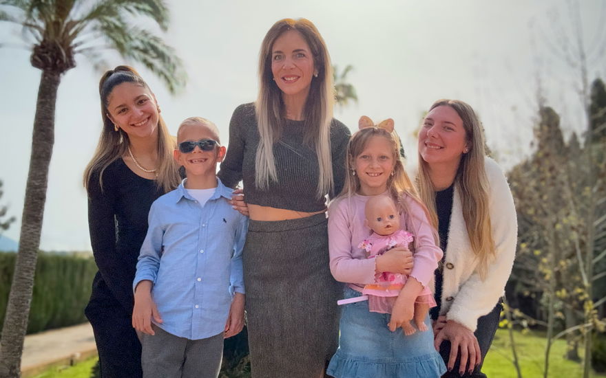 Danni Büchner mit ihren Kindern Jada, Diego, Jenna und Joelina
