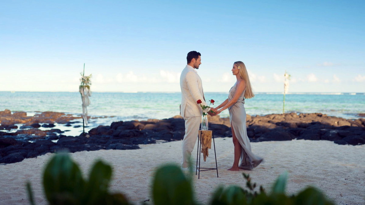 "Die Bachelors" 2024 Dreamdates: Sebastian und Larissa bei der Entscheidung