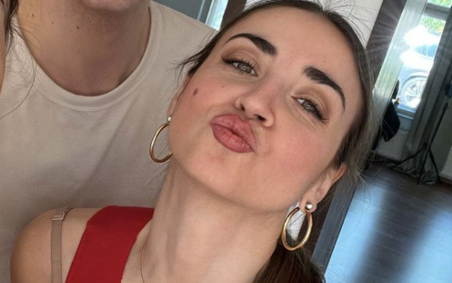 Ekaterina Leonova macht Selfie mit Kussmund