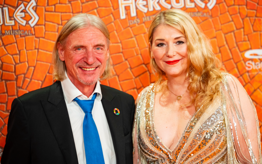 Frank Otto und Sandra Quadflieg posieren zusammen
