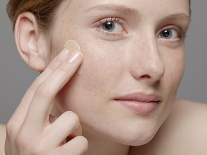 Make-up: Diese Foundation passt sich der Mimik an