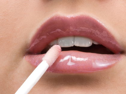 Laut "Öko-Test": Nur dieser Drogerie-Lipgloss hat mit "sehr gut" abgeschnitten