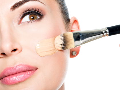 Beliebte TikTok-Foundation: User lieben dieses Make-up mit Vitamin C