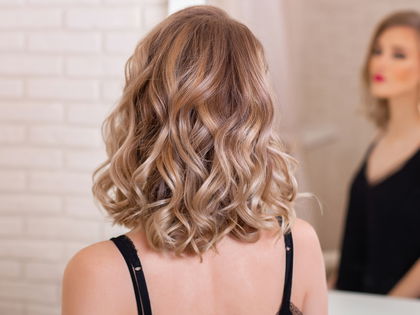 Haarpflege: Diese 2-Euro-Maske von Rossmann baut die Haarstruktur wieder auf