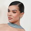 Oscars 2024: Hailee Steinfeld trägt den Make-up-Trend des Jahres