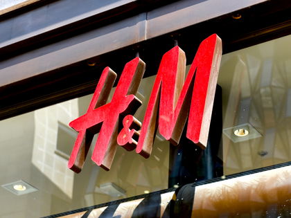 Mode-Trend 2024: Dieses Frühlingskleid von H&M können wir schon jetzt tragen