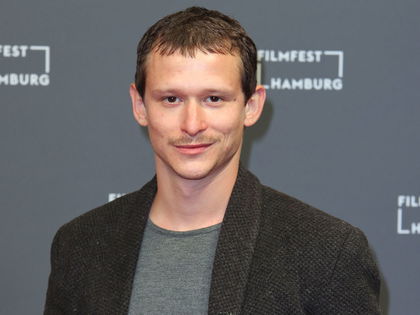 Joel Basman: Hat der "Kafka"-Darsteller eine Freundin?