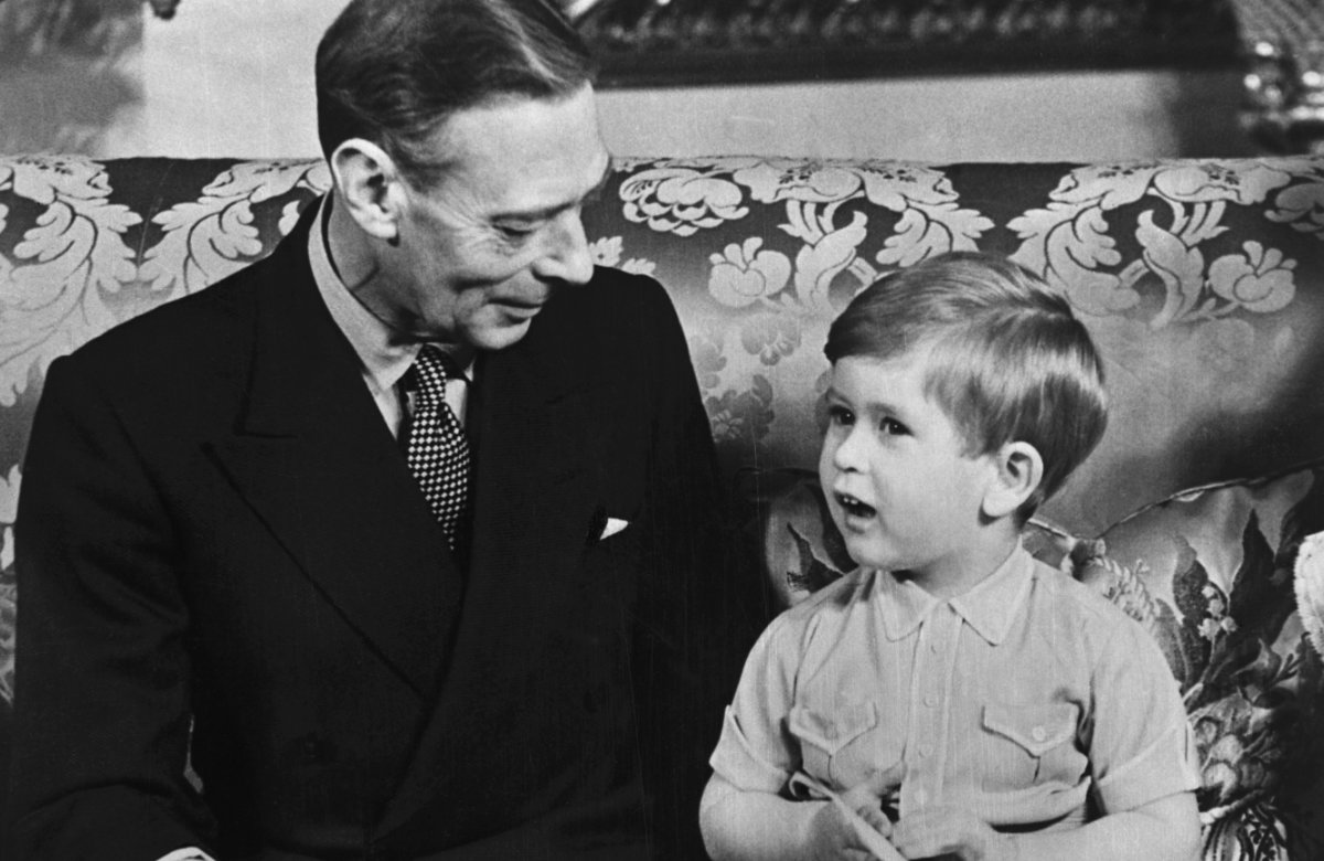 König George VI. und Enkel Prinz Charles