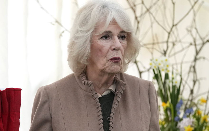 Königin Camilla mit empörtem Gesichtsausdruck
