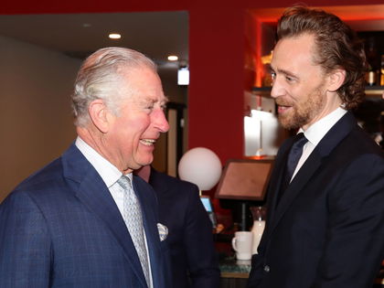 König Charles III.: Große Überraschung! Tom Hiddleston verliest bewegenden Brief