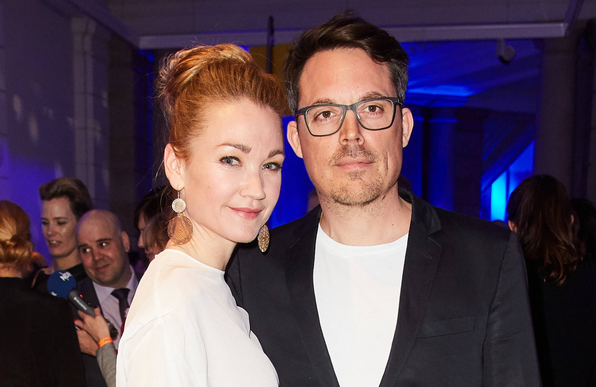Lisa Maria Potthoff und Thorsten Berg posieren zusammen