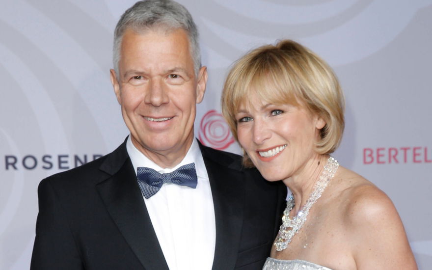 Peter Kloeppel und seine Ehefrau Carol 2019 auf dem Red Carpet