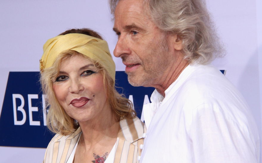 Thea und Thomas Gottschalk schauen in verschiedene Richtungen