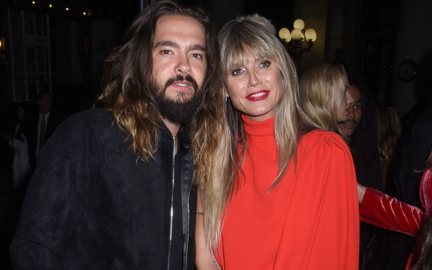 Tom Kaulitz und Heidi Klum stehen zusammen