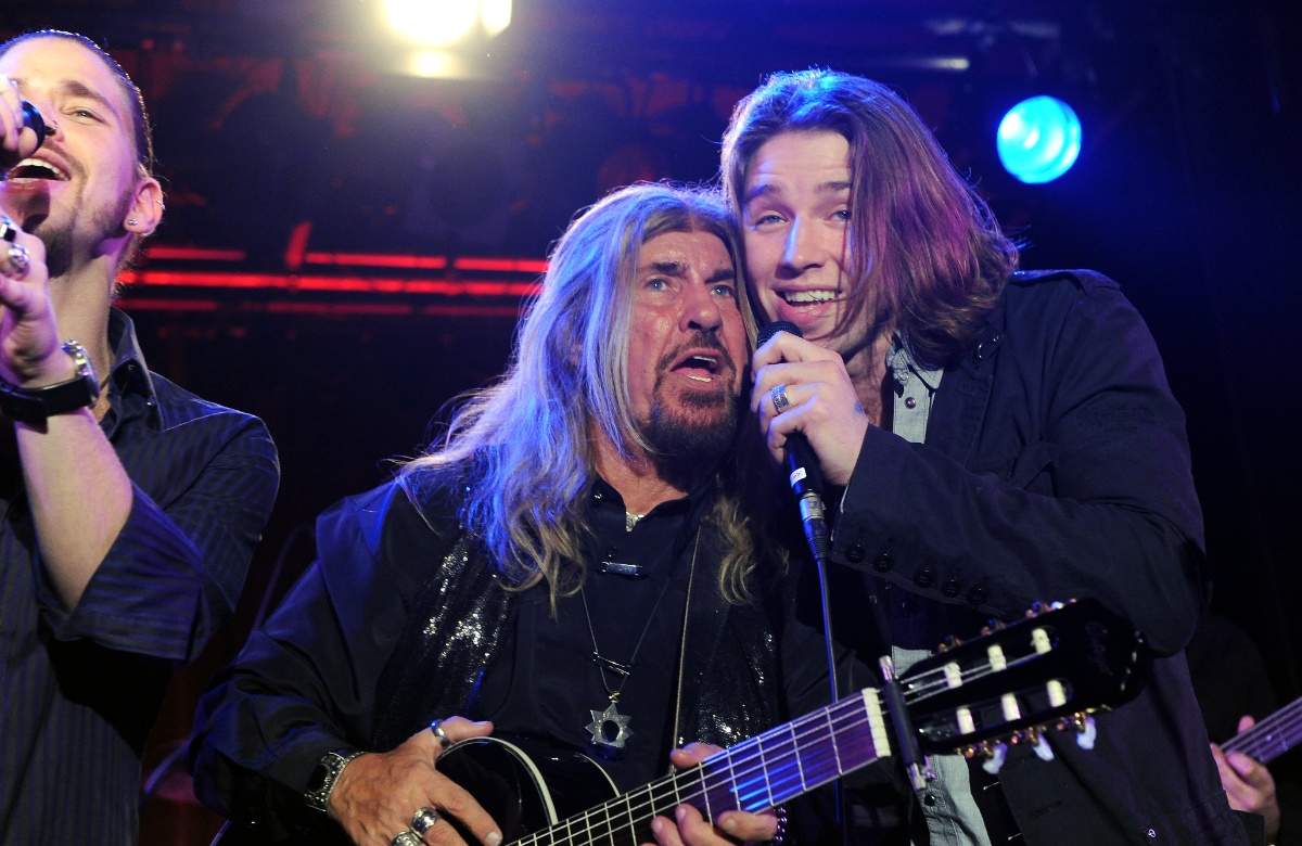 Abi und Gil Ofarim bei einem Auftritt, 2009