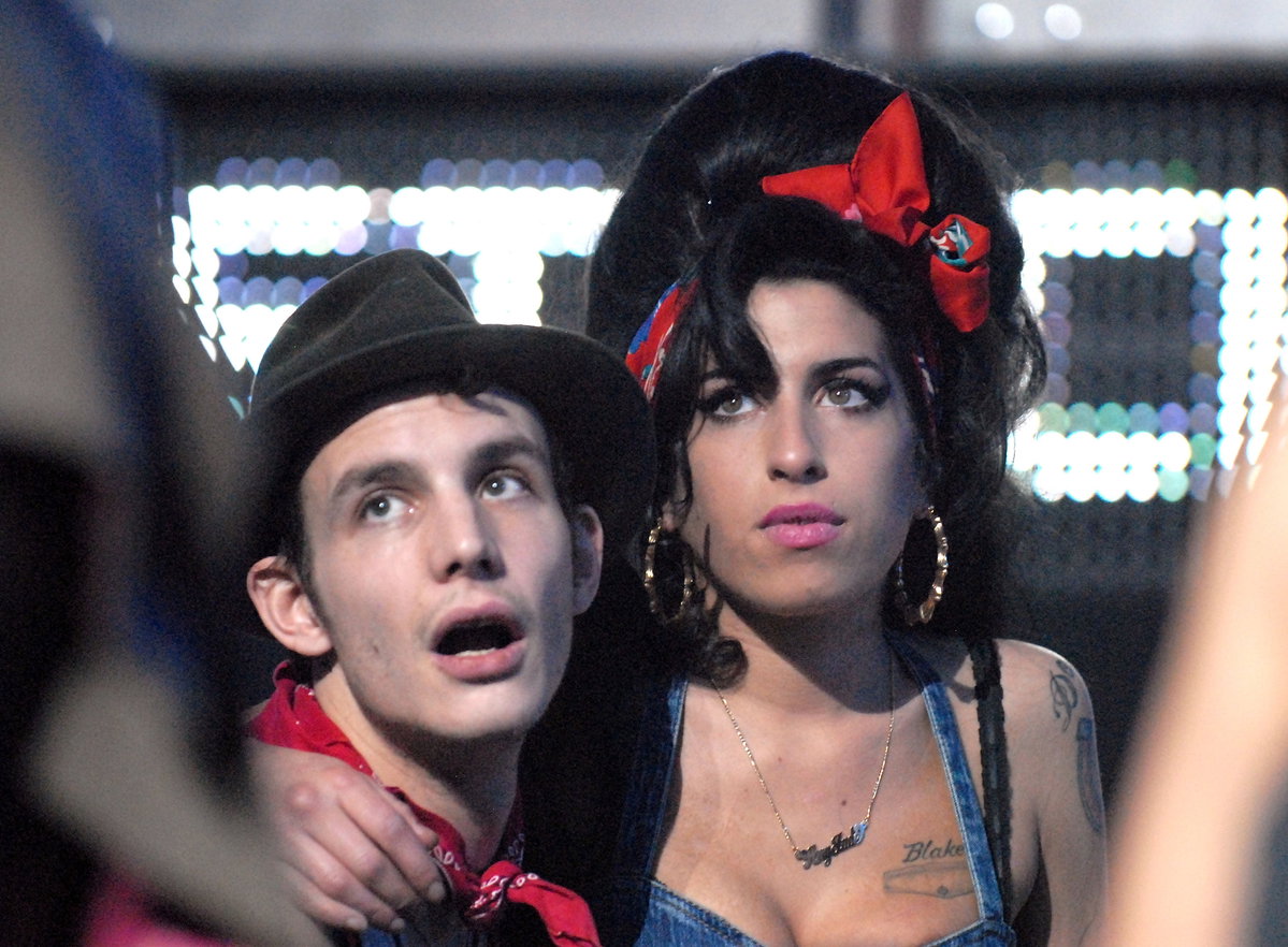 Amy Winehouse und ihr damaliger Partner Blake Fielder-Civil ernst